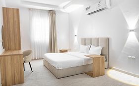 Luxury And Modern Hotel Apartments In Mudhainib